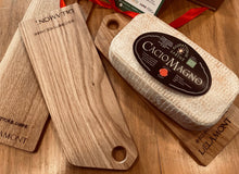 Load image into Gallery viewer, Cacio Magno Pat formaggio tradizionale